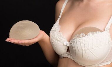 Indikace pro zvětšení prsou s implantáty